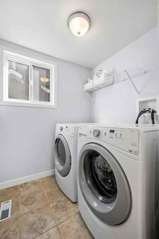 MLS® A2266058 - 136 Sanderling Close NW in Sandstone Valley Calgary, Residential