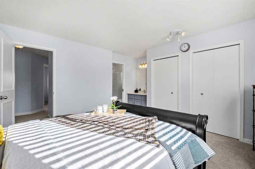 MLS® A2266058 - 136 Sanderling Close NW in Sandstone Valley Calgary, Residential