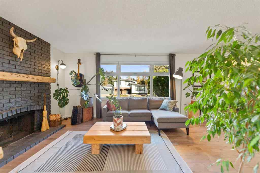 MLS® A2266080 - 5003 Dalhart Road NW in Dalhousie Calgary, Residential