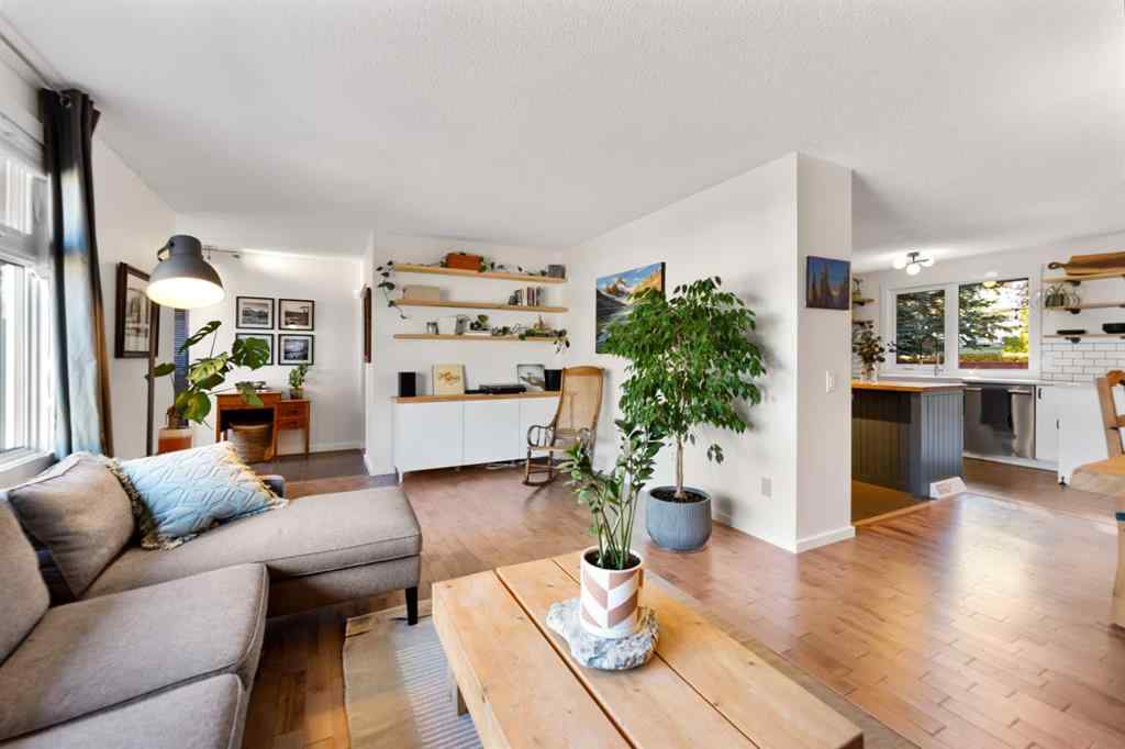 MLS® A2266080 - 5003 Dalhart Road NW in Dalhousie Calgary, Residential