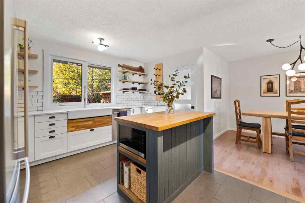 MLS® A2266080 - 5003 Dalhart Road NW in Dalhousie Calgary, Residential