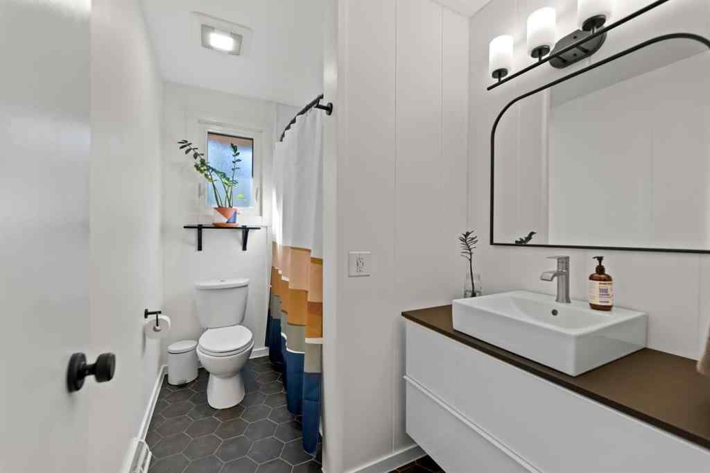 MLS® A2266080 - 5003 Dalhart Road NW in Dalhousie Calgary, Residential