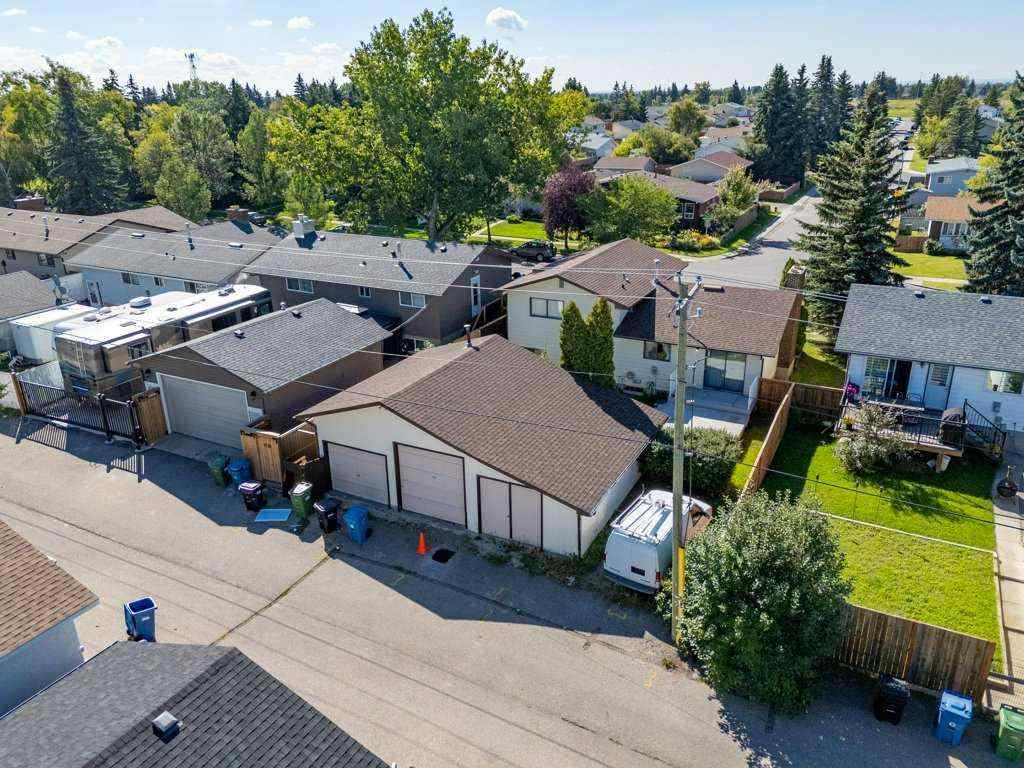 MLS® A2266087 - 4724 Rundlehorn Drive NE in Rundle Calgary, Residential