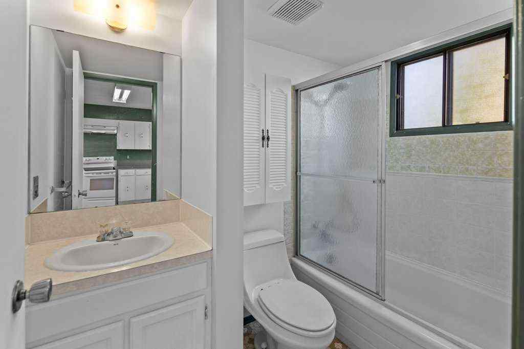 MLS® A2266087 - 4724 Rundlehorn Drive NE in Rundle Calgary, Residential