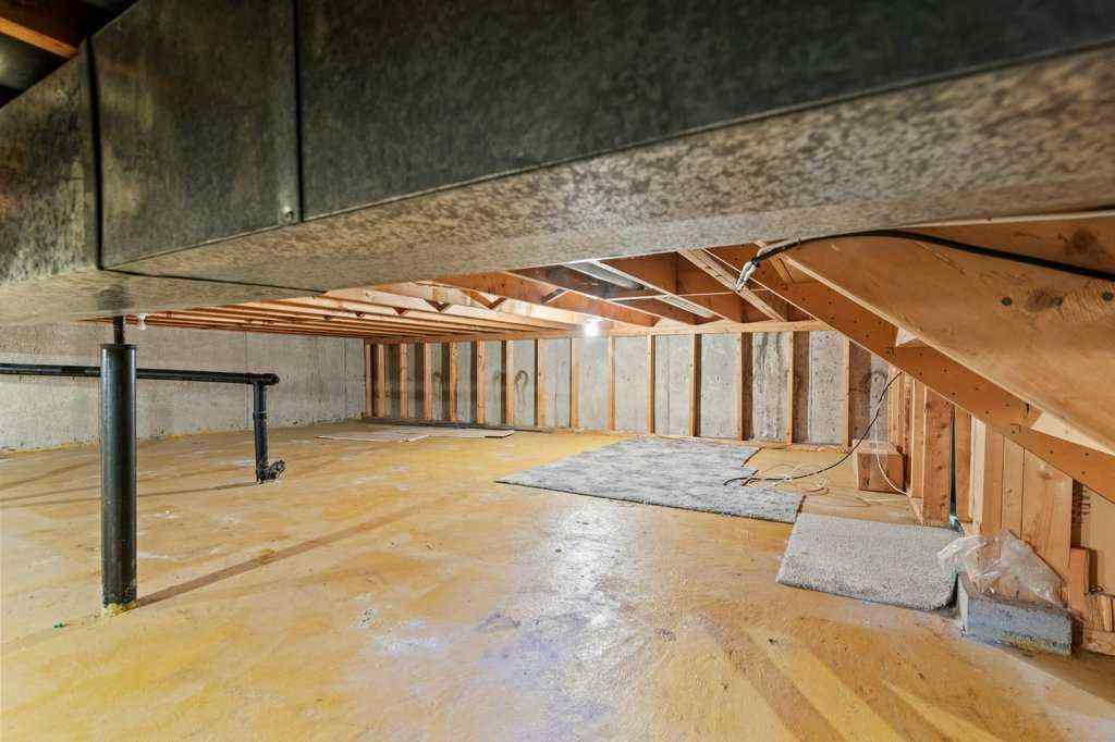 MLS® A2266087 - 4724 Rundlehorn Drive NE in Rundle Calgary, Residential