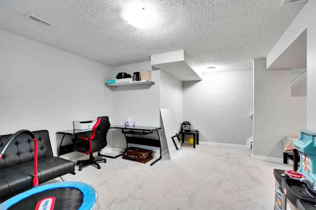 MLS® A2266088 - 5 Coville Gardens NE in Coventry Hills Calgary, Residential