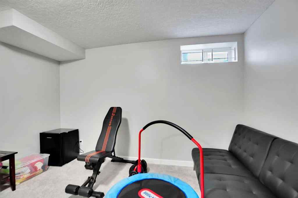 MLS® A2266088 - 5 Coville Gardens NE in Coventry Hills Calgary, Residential