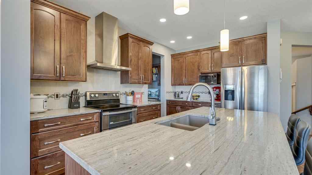 MLS® A2266091 - 343 Hillcrest Heights SW in Hillcrest Airdrie, Residential