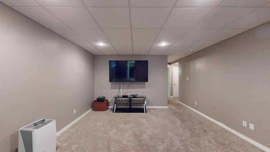 MLS® A2266093 - 333 Lindstrom Crescent  in Timberlea Fort McMurray, Residential