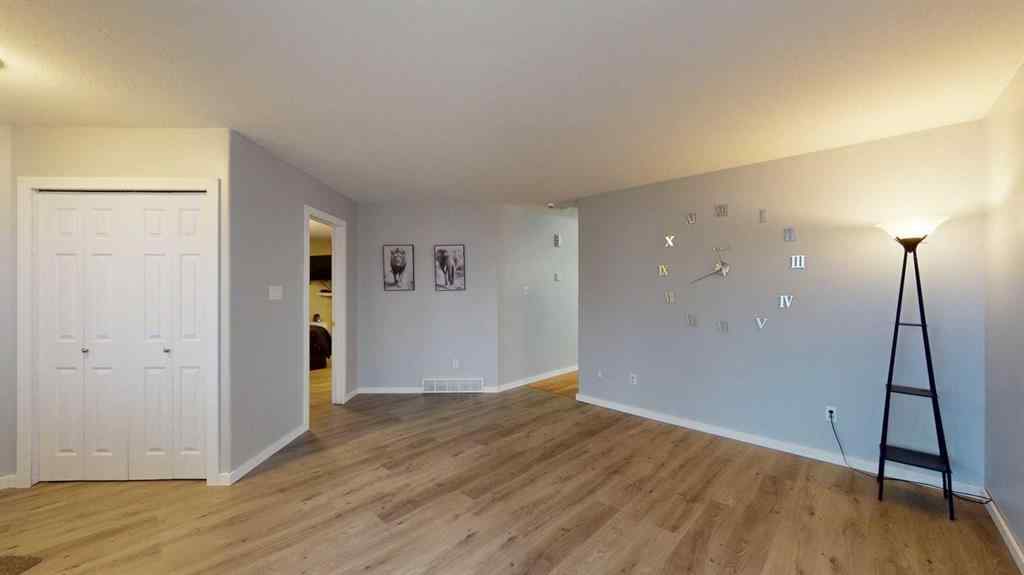 MLS® A2266093 - 333 Lindstrom Crescent  in Timberlea Fort McMurray, Residential