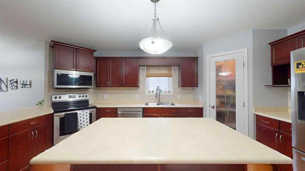 MLS® A2266093 - 333 Lindstrom Crescent  in Timberlea Fort McMurray, Residential