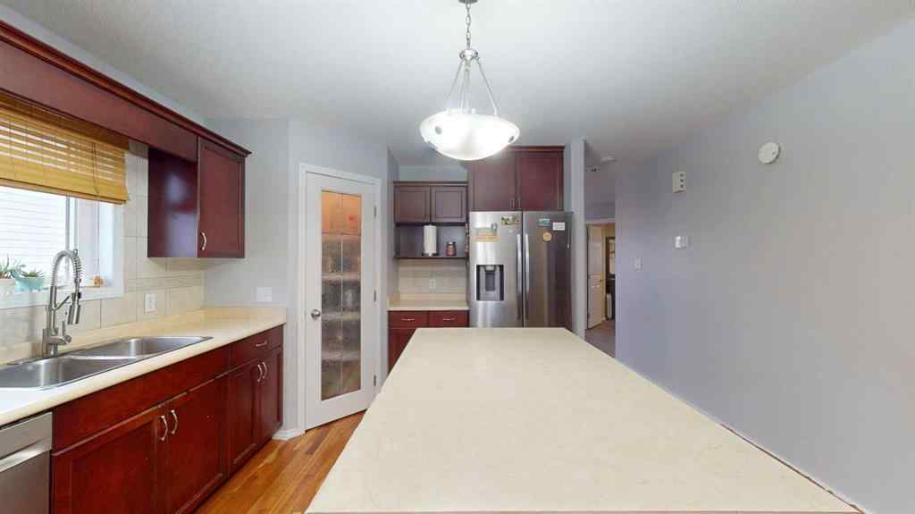 MLS® A2266093 - 333 Lindstrom Crescent  in Timberlea Fort McMurray, Residential