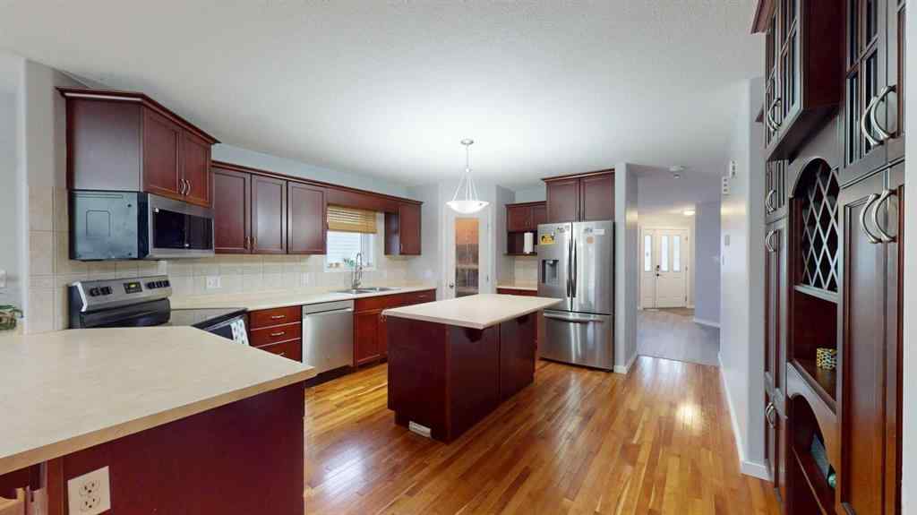 MLS® A2266093 - 333 Lindstrom Crescent  in Timberlea Fort McMurray, Residential