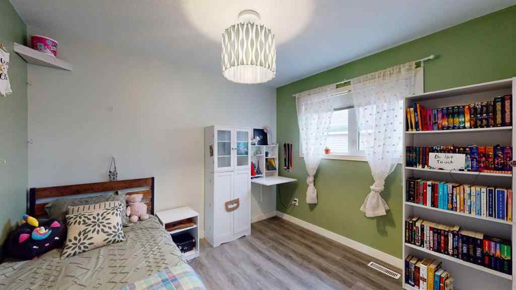 MLS® A2266093 - 333 Lindstrom Crescent  in Timberlea Fort McMurray, Residential