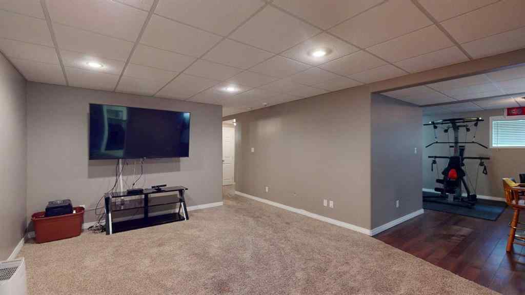 MLS® A2266093 - 333 Lindstrom Crescent  in Timberlea Fort McMurray, Residential