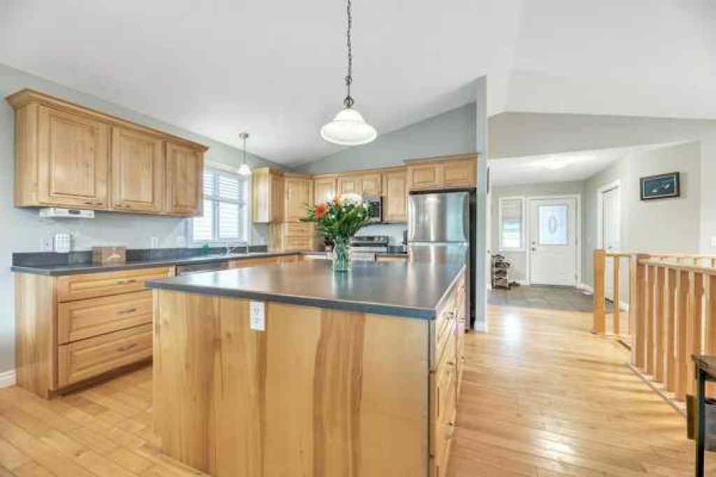 MLS® A2266096 - 196 Camden Place  in Cambridge Glen Strathmore, Residential