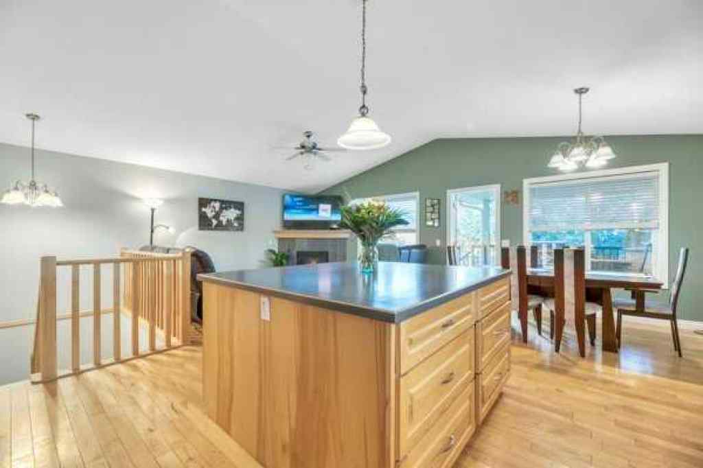 MLS® A2266096 - 196 Camden Place  in Cambridge Glen Strathmore, Residential