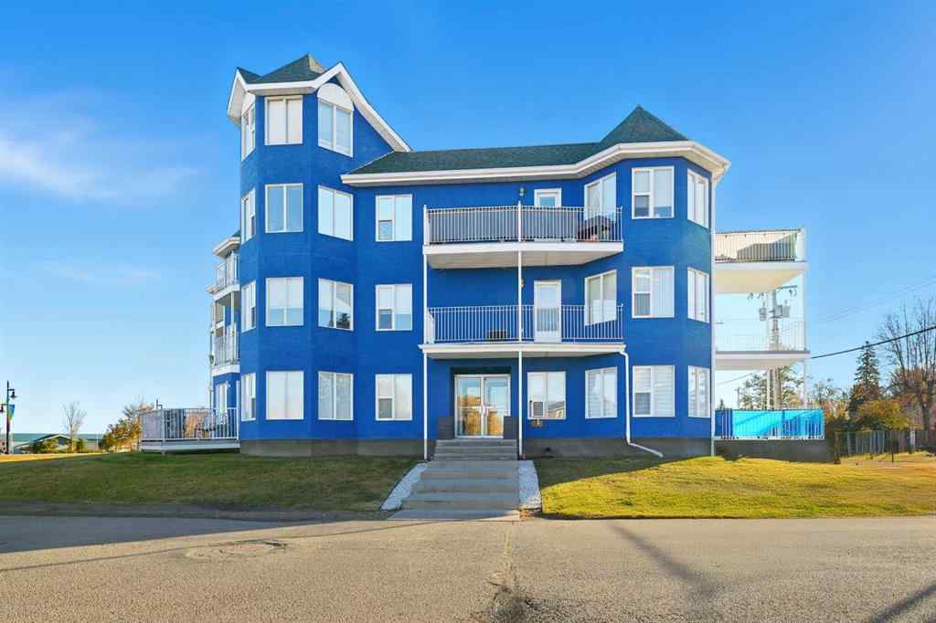 MLS® A2266098 - Unit #208 5135 Lakeshore Drive  in Downtown Sylvan Lake, Residential