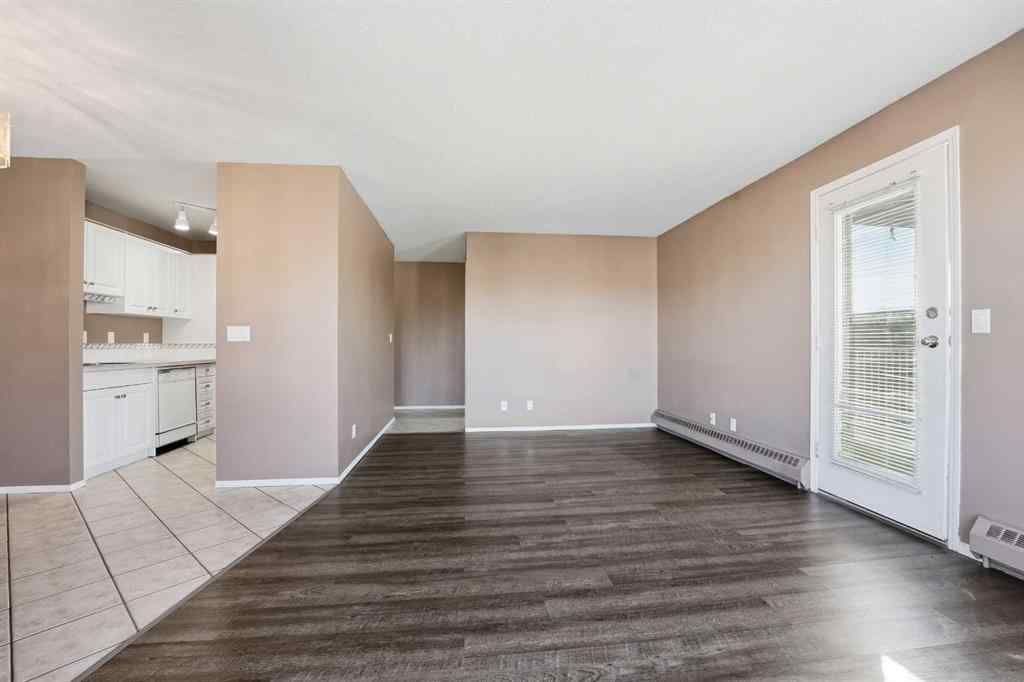 MLS® A2266098 - Unit #208 5135 Lakeshore Drive  in Downtown Sylvan Lake, Residential
