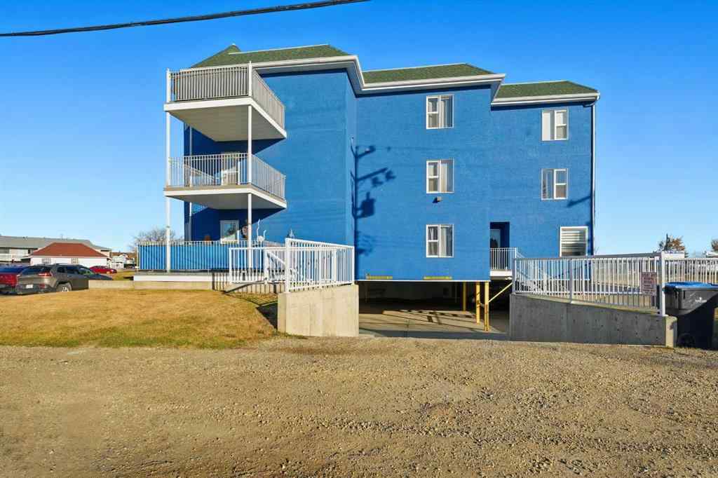 MLS® A2266098 - Unit #208 5135 Lakeshore Drive  in Downtown Sylvan Lake, Residential