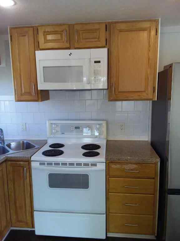 MLS® A2266100 - Unit #300 6220 17 Avenue SE in Red Carpet Calgary, Mobile