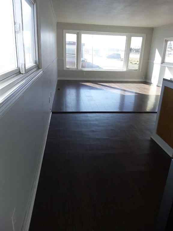 MLS® A2266100 - Unit #300 6220 17 Avenue SE in Red Carpet Calgary, Mobile