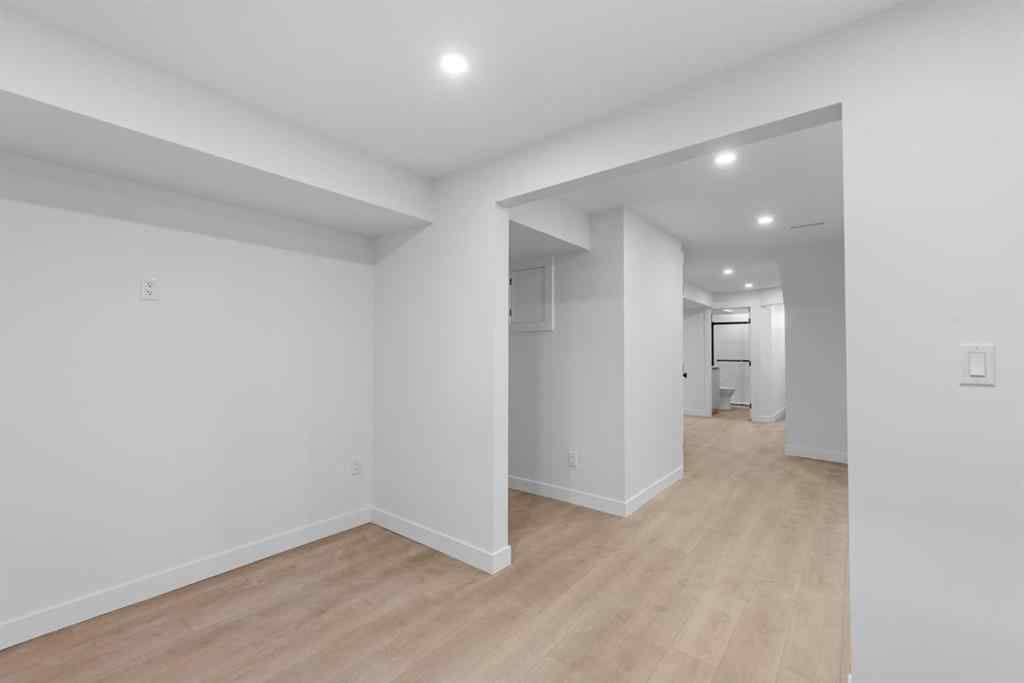 MLS® A2266101 - 124 Gainsborough Drive SW in Glamorgan Calgary, Residential