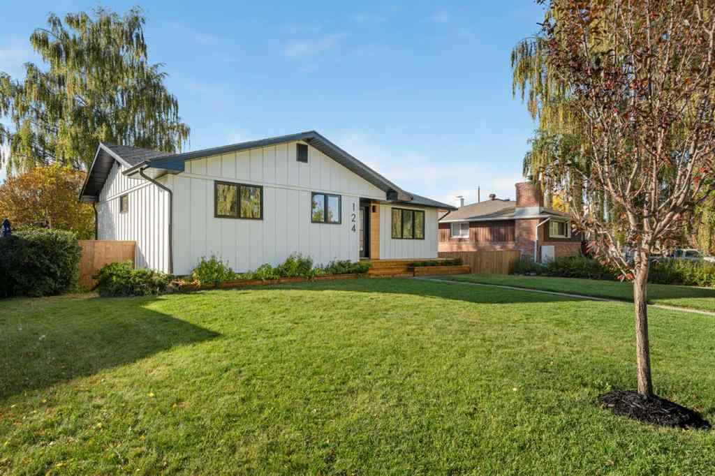 MLS® A2266101 - 124 Gainsborough Drive SW in Glamorgan Calgary, Residential