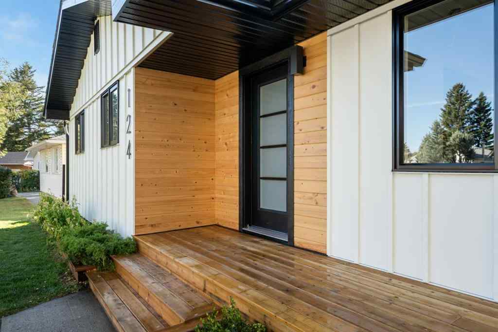 MLS® A2266101 - 124 Gainsborough Drive SW in Glamorgan Calgary, Residential