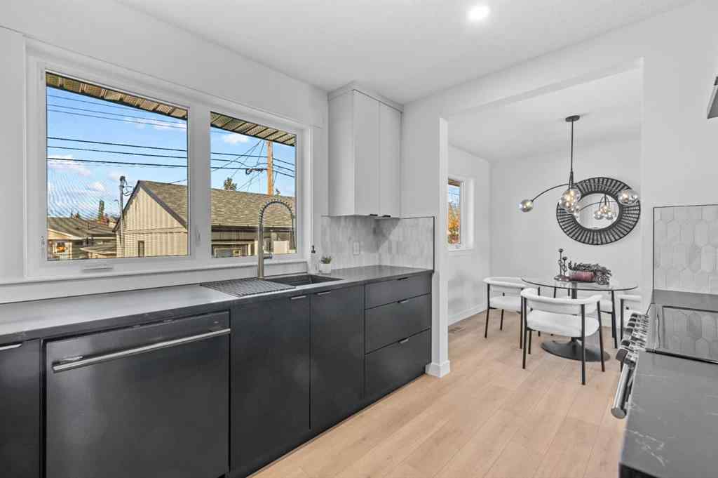 MLS® A2266101 - 124 Gainsborough Drive SW in Glamorgan Calgary, Residential