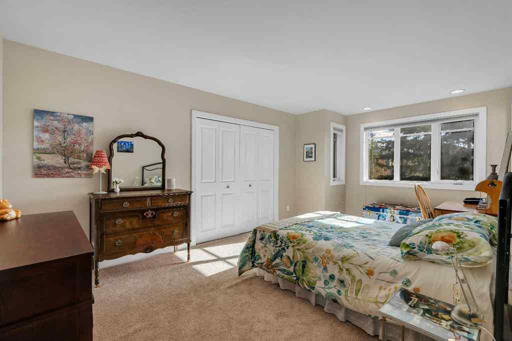 MLS® A2266107 - 2215 2 Avenue NW in West Hillhurst Calgary, Residential