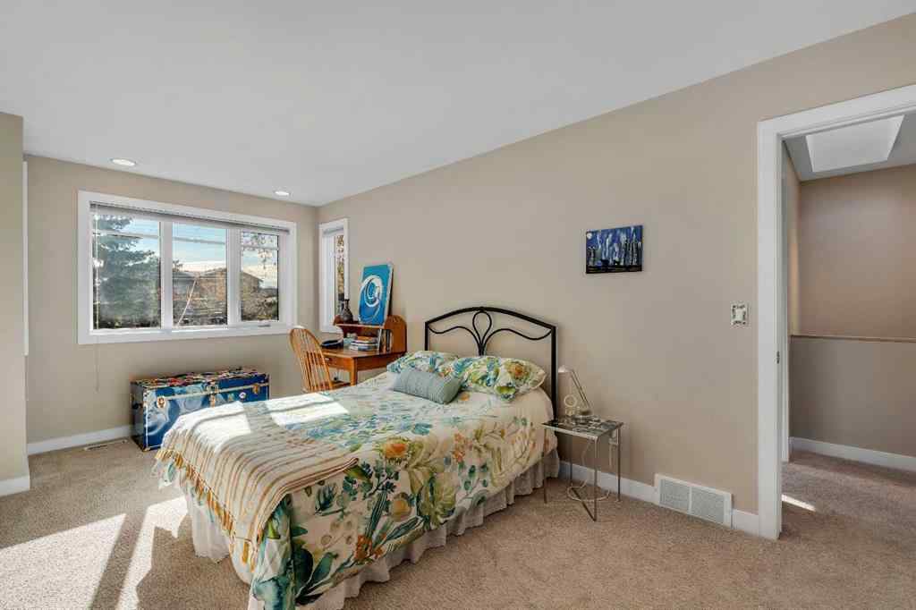 MLS® A2266107 - 2215 2 Avenue NW in West Hillhurst Calgary, Residential