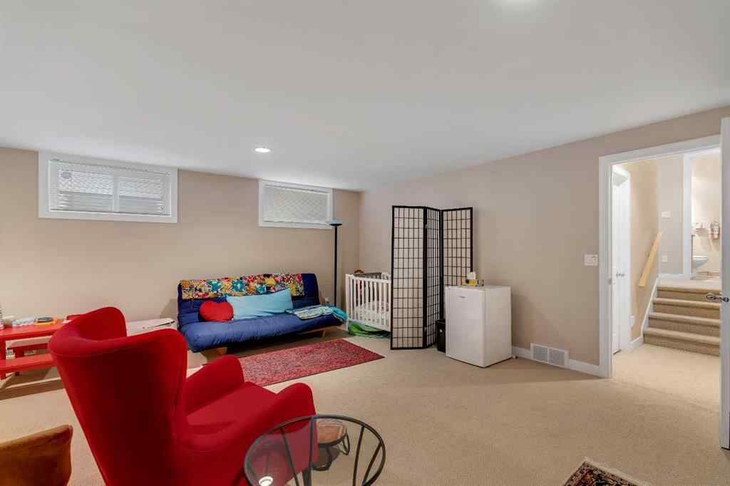 MLS® A2266107 - 2215 2 Avenue NW in West Hillhurst Calgary, Residential