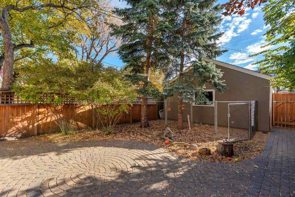 MLS® A2266107 - 2215 2 Avenue NW in West Hillhurst Calgary, Residential