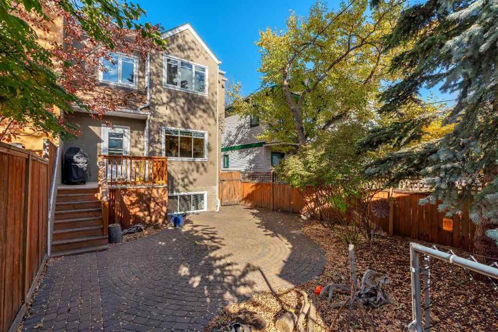 MLS® A2266107 - 2215 2 Avenue NW in West Hillhurst Calgary, Residential