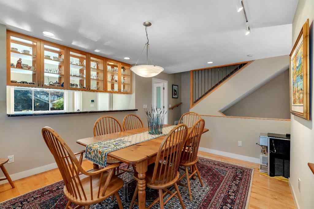 MLS® A2266107 - 2215 2 Avenue NW in West Hillhurst Calgary, Residential