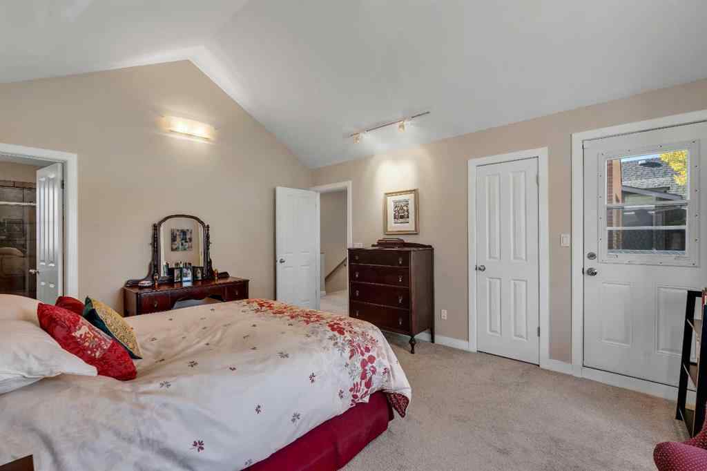 MLS® A2266107 - 2215 2 Avenue NW in West Hillhurst Calgary, Residential