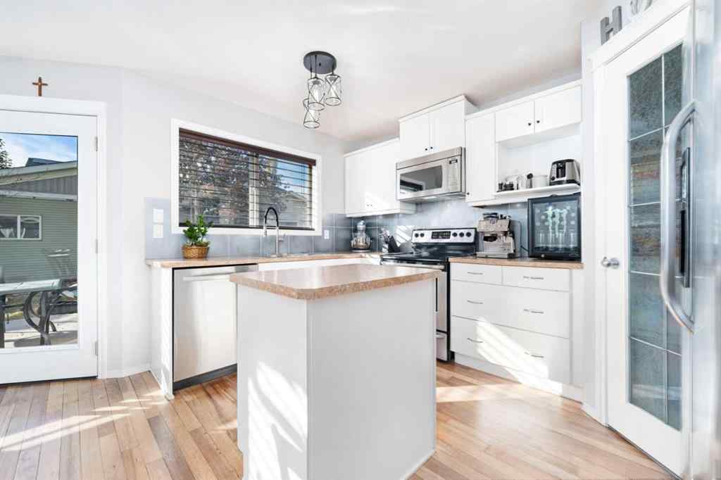 MLS® A2266108 - 114 Silverado Saddle Crescent SW in Silverado Calgary, Residential