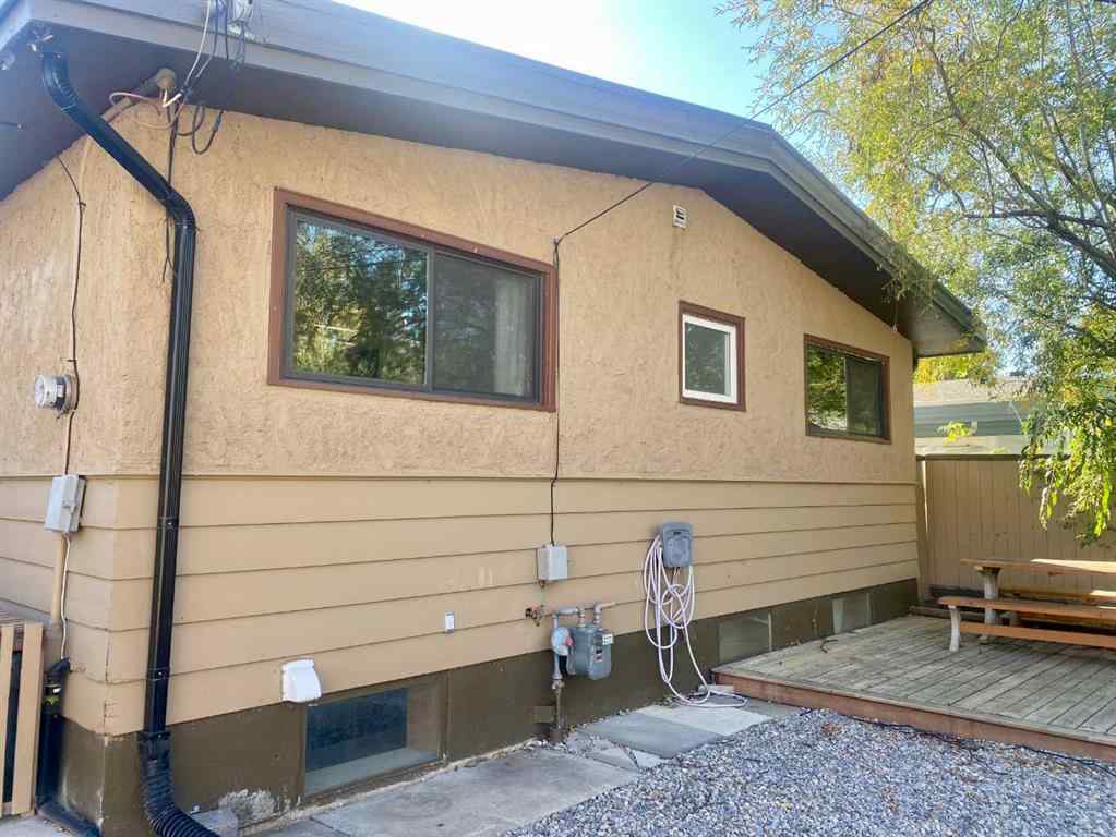 MLS® A2266110 - 2015 16 Avenue S in Agnes Davidson Lethbridge, Rental