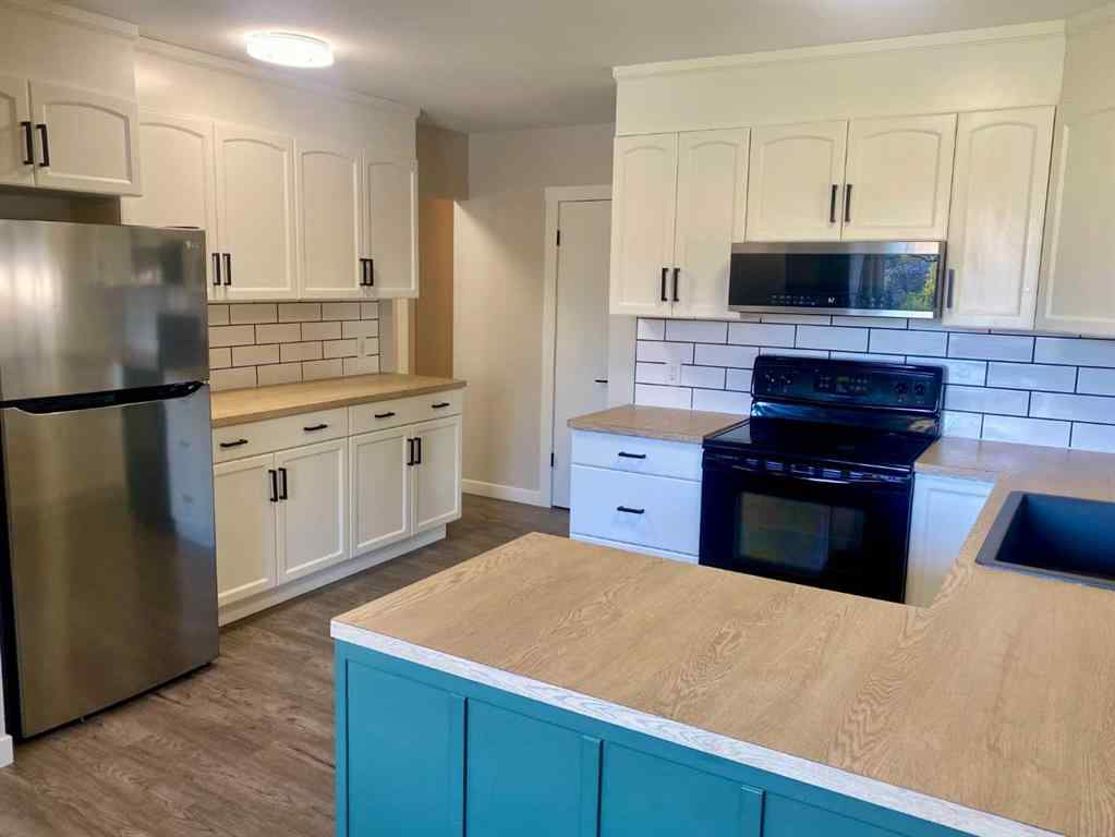 MLS® A2266110 - 2015 16 Avenue S in Agnes Davidson Lethbridge, Rental