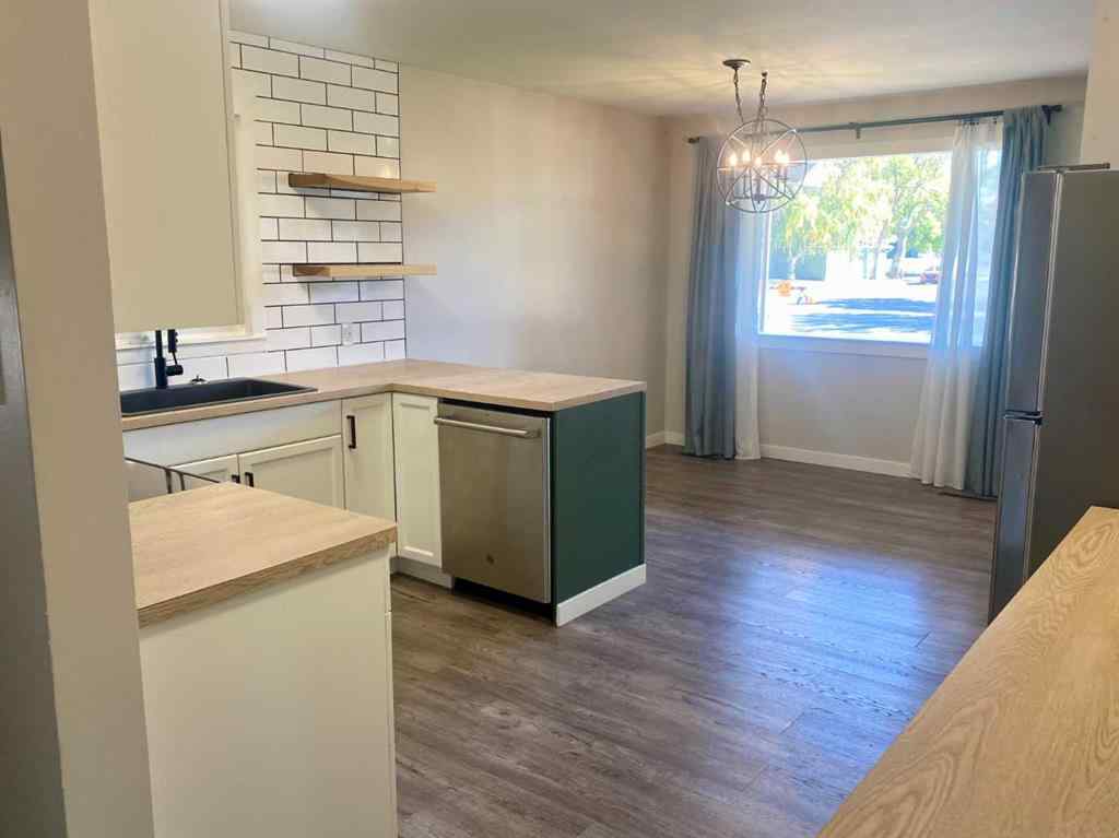 MLS® A2266110 - 2015 16 Avenue S in Agnes Davidson Lethbridge, Rental