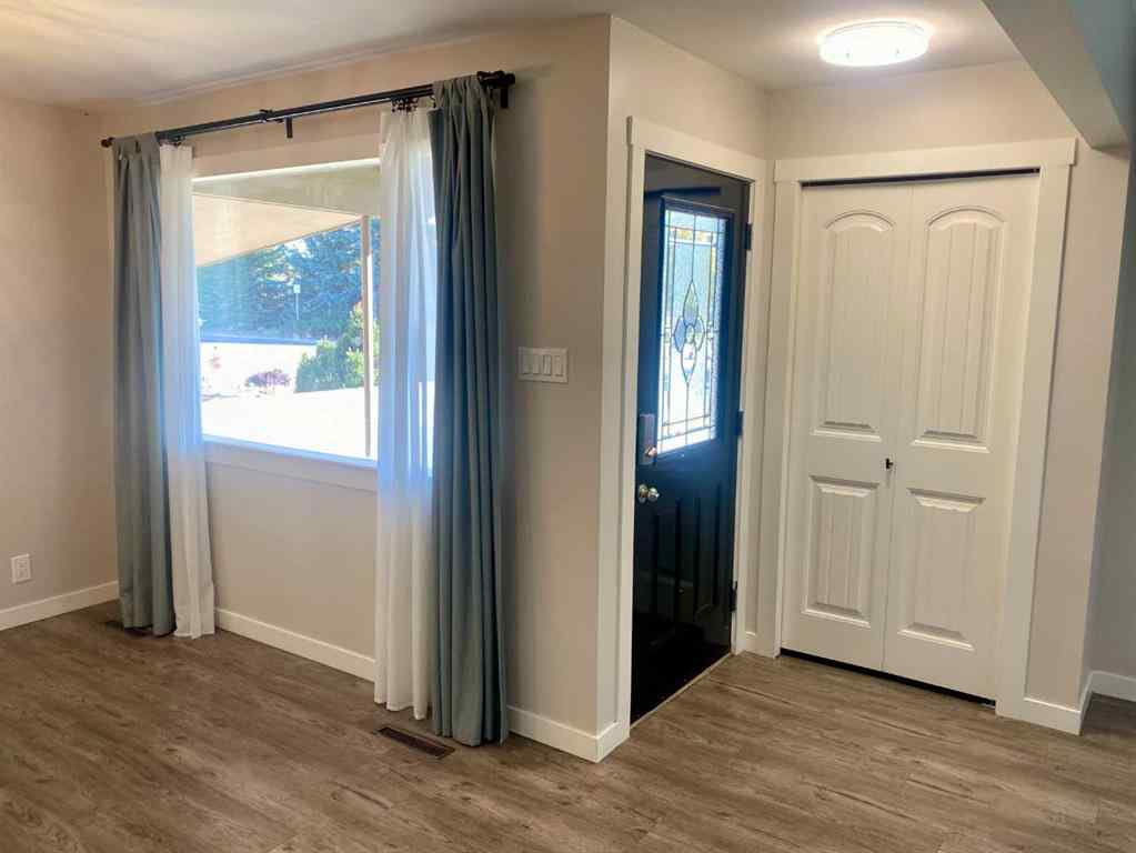 MLS® A2266110 - 2015 16 Avenue S in Agnes Davidson Lethbridge, Rental