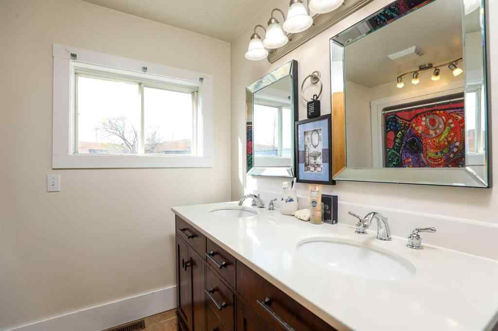 MLS® A2266118 - 1411 Twp Rd 7-3 Road  in NONE Rural Pincher Creek No. 9, M.D. of, Residential