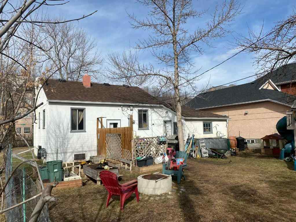 MLS® A2266119 - 1402 Centre A Street NE in Crescent Heights Calgary, Residential