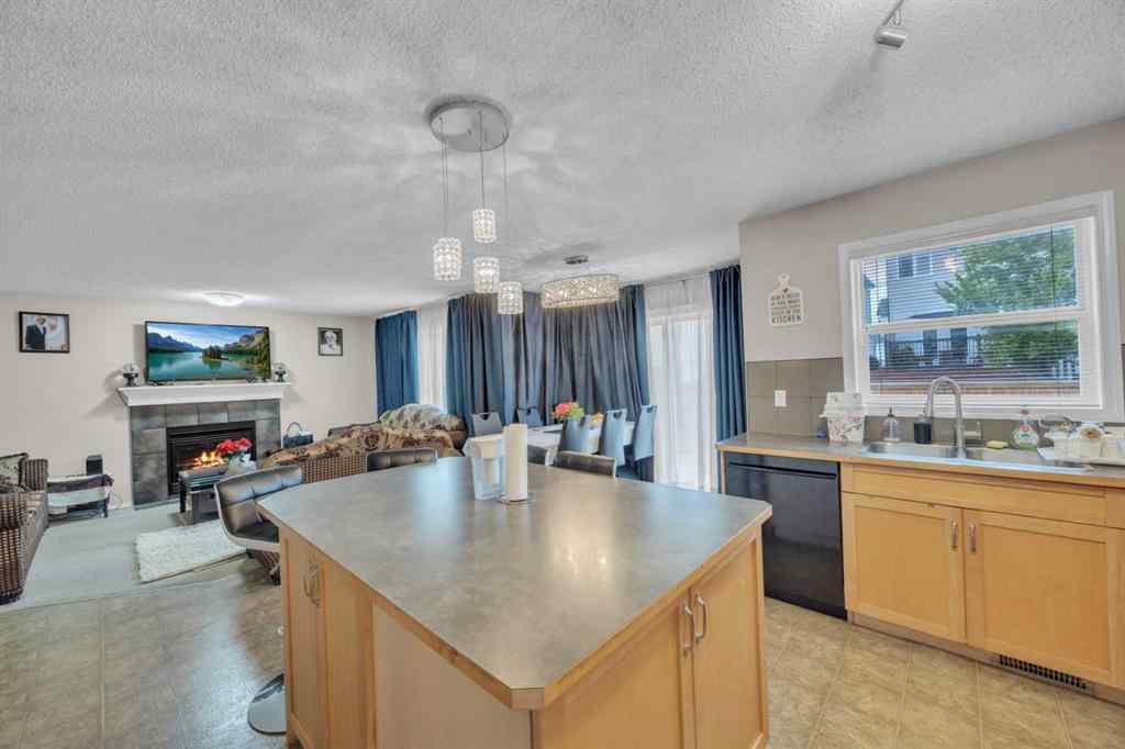 MLS® A2266120 - 814 Copperfield Boulevard SE in Copperfield Calgary, Residential