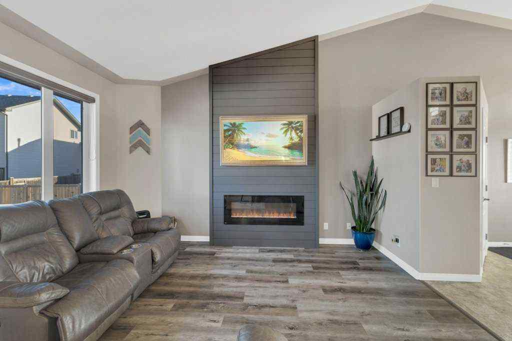 MLS® A2266131 - 9 Rozier Close  in Ryders Ridge Sylvan Lake, Residential