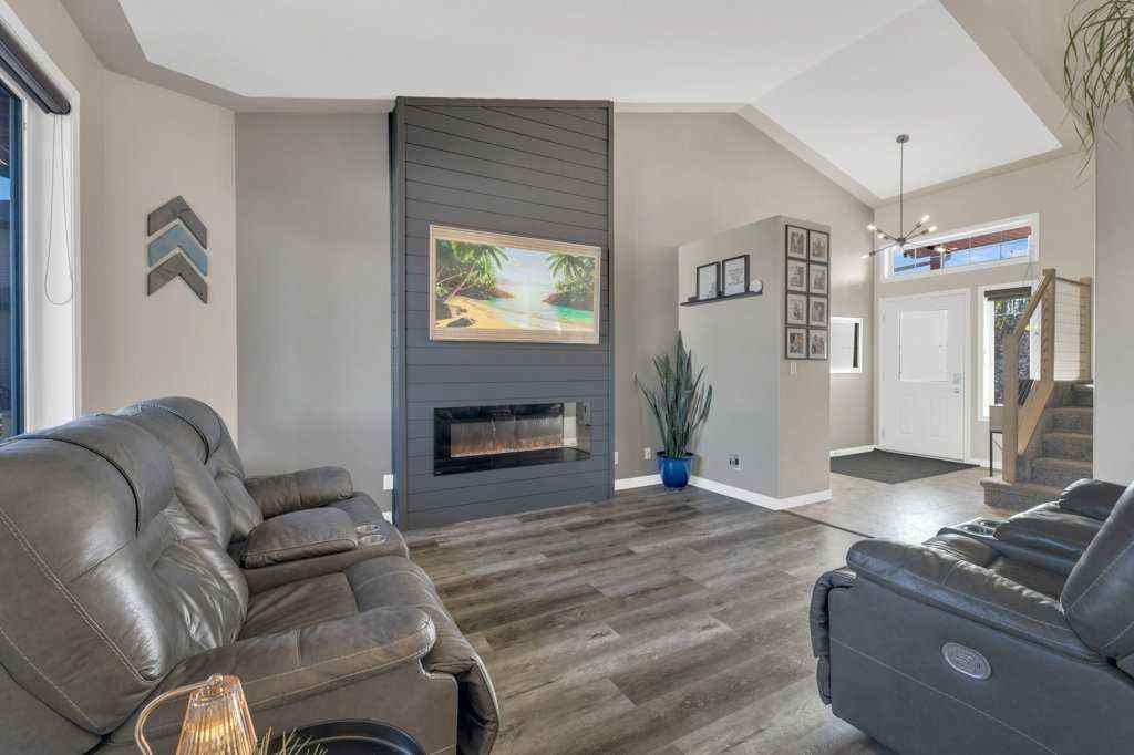 MLS® A2266131 - 9 Rozier Close  in Ryders Ridge Sylvan Lake, Residential