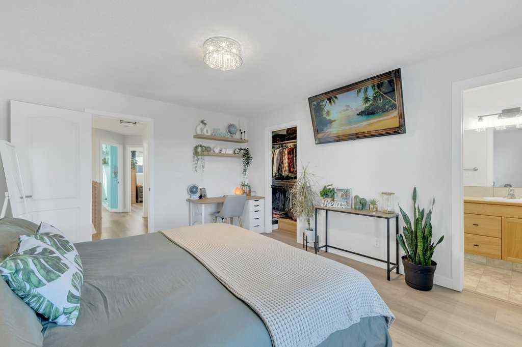 MLS® A2266131 - 9 Rozier Close  in Ryders Ridge Sylvan Lake, Residential