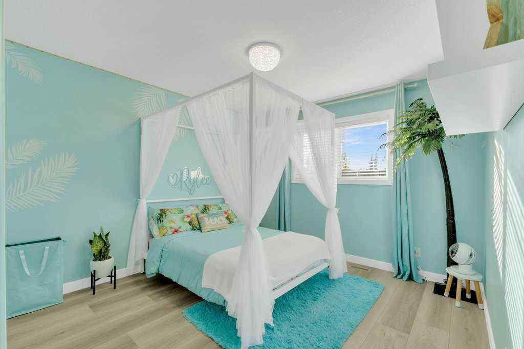 MLS® A2266131 - 9 Rozier Close  in Ryders Ridge Sylvan Lake, Residential