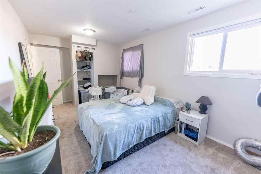 MLS® A2266134 - 35 Oak Street  in Oriole Park Red Deer, Residential